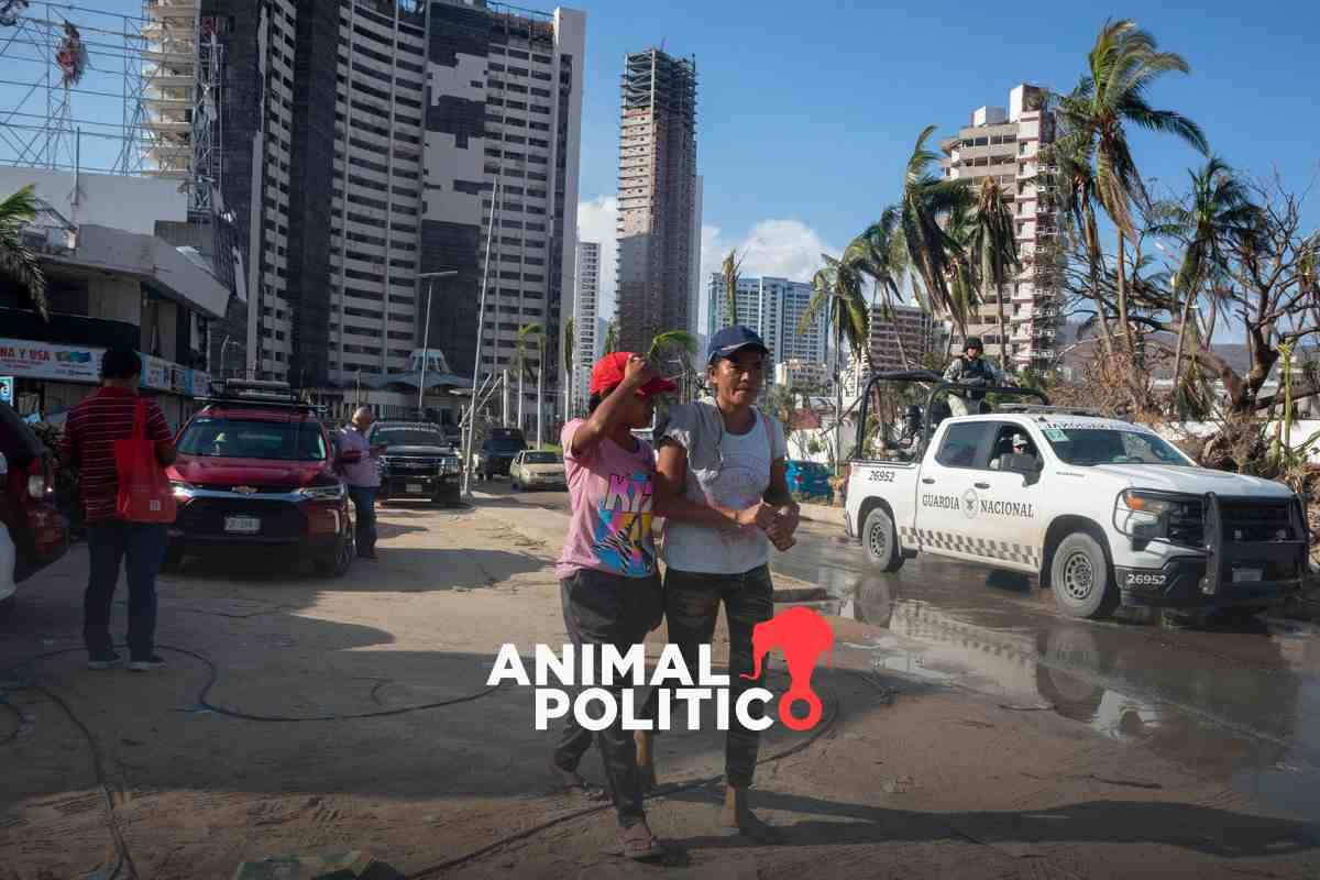 Huracán Otis: Habitantes de comunidades rurales de Acapulco caminan hasta tener señal para hablar con sus familias