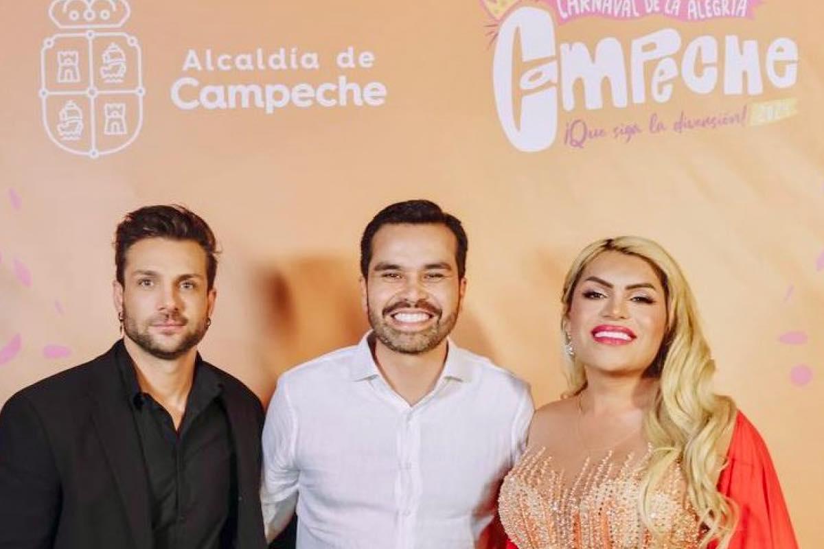 Álvarez Máynez comparte foto con Wendy Guevara y Nicola Porcella en Carnaval de Campeche