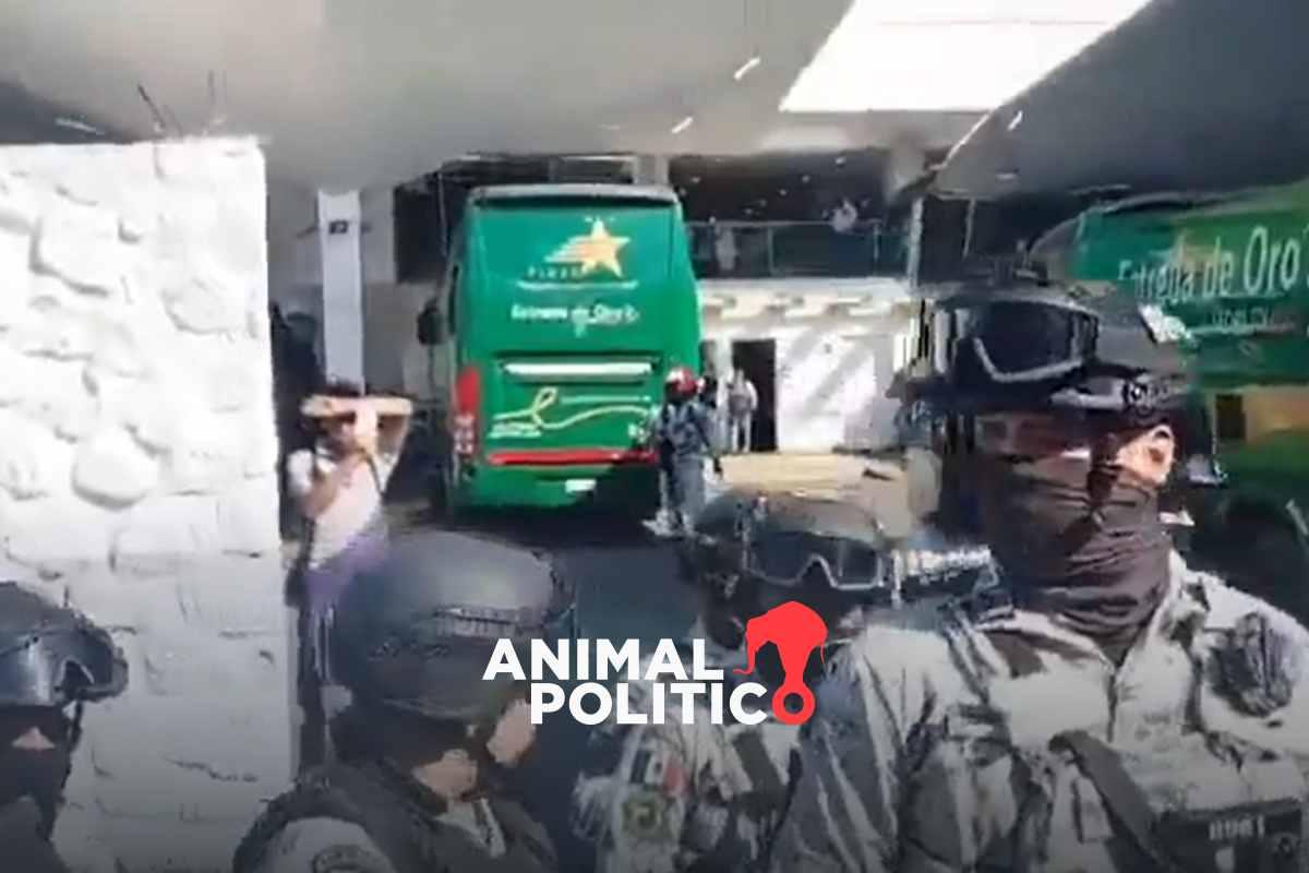 Normalistas y damnificados por Otis protestan en Acapulco y Chilpancingo; GN y policía los repliega