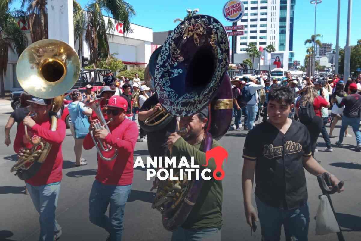 “La música no mata ni contamina”: músicos de banda se manifiestan en calles de Mazatlán