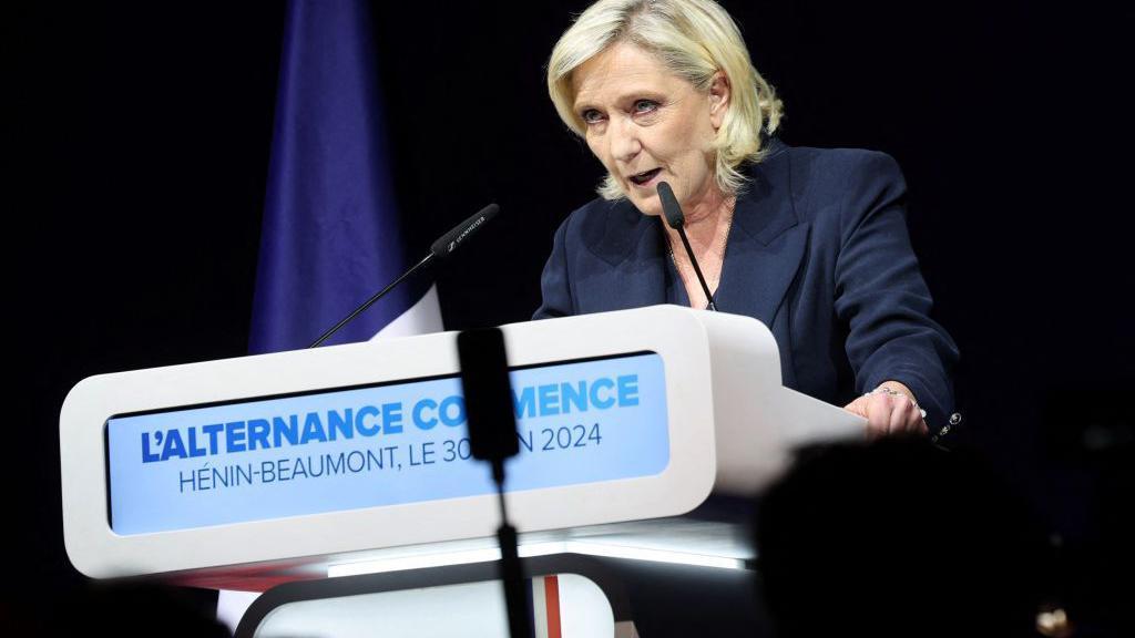 Extrema derecha se impone en la primera vuelta de las parlamentarias en Francia según datos preliminares