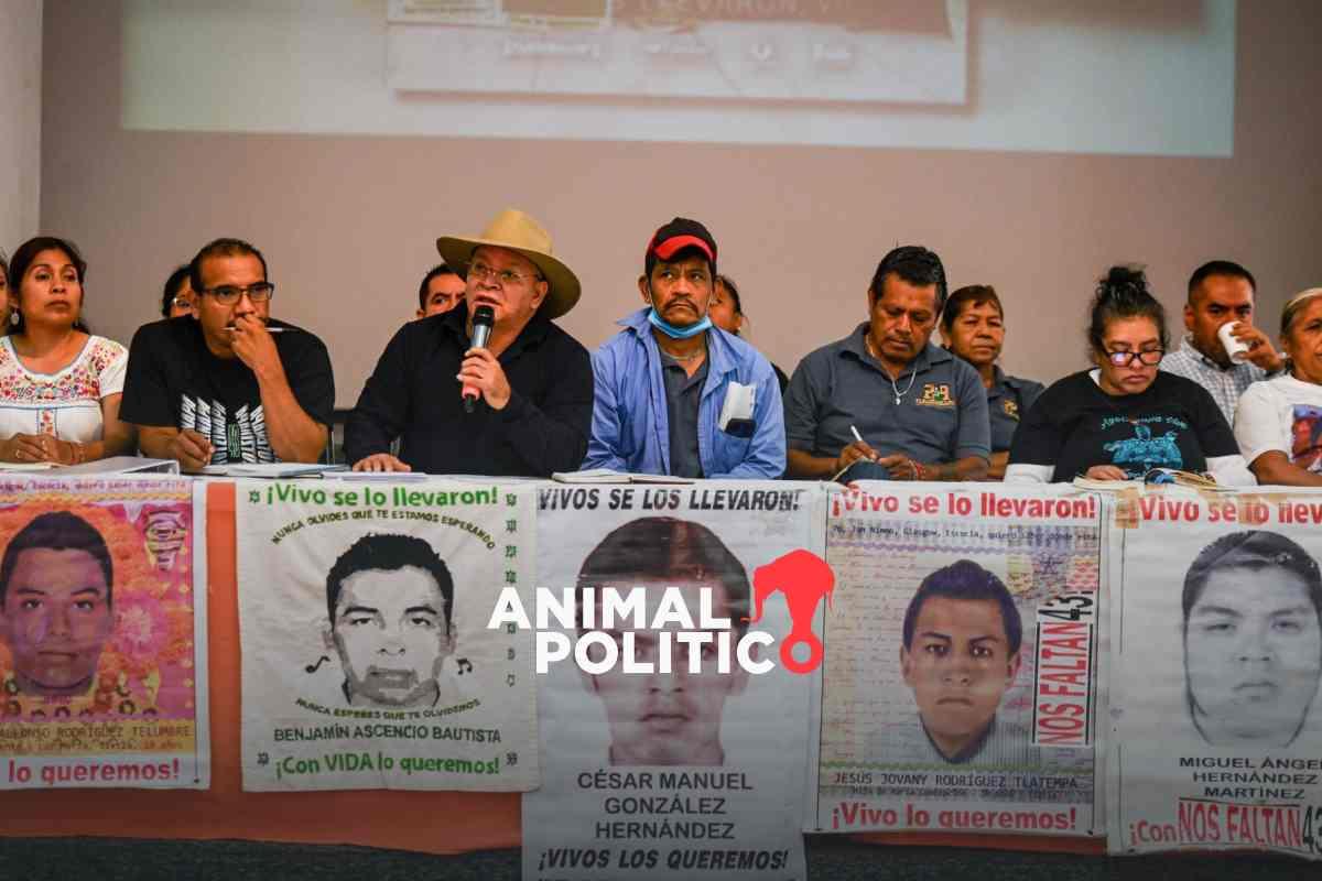 FGR analiza posibles nuevos restos en caso Ayotzinapa; familias advierten que rechazarán resultados 