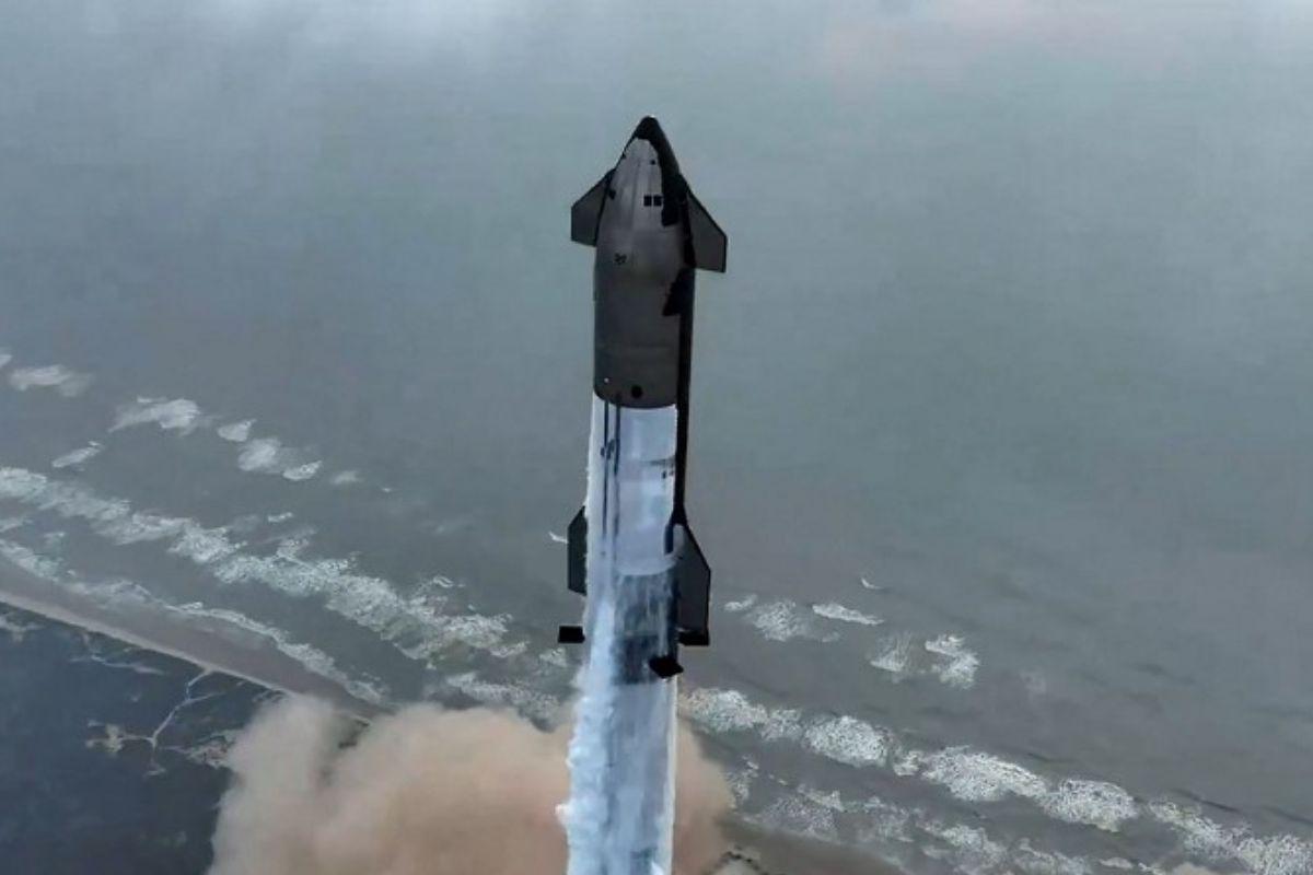 El cohete Starship de SpaceX logra su primer amerizaje tras vuelo de prueba