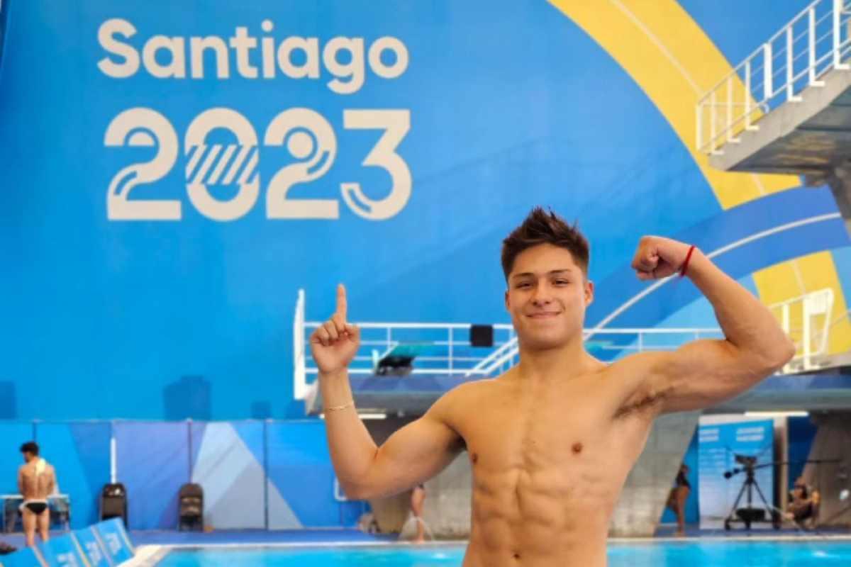 Osmar Olvera, el joven clavadista que brilla representado a México