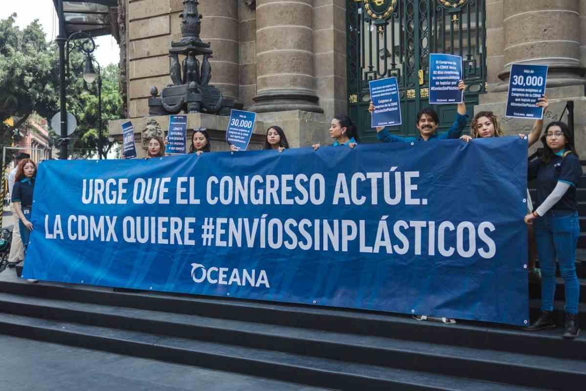 Amazon reducirá el uso de plásticos, pero ¿qué hace el Congreso de CDMX para combatir el problema?