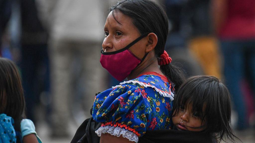 Crisis humanitaria en el Parque Nacional de Bogotá: el pueblo indígena de los Embera lucha por sobrevivir
