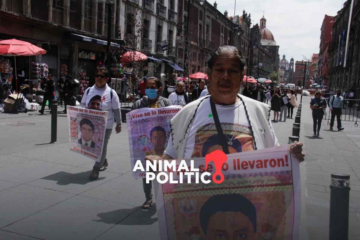 "No hubo verdad ni justicia", dicen padres de normalistas de Ayotzinapa tras última reunión con AMLO