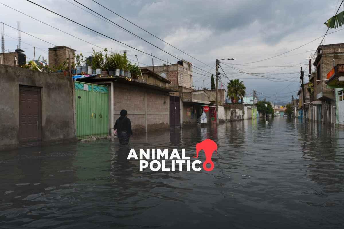 Vecinos de Chalco exigen se agilicen los trabajos para retirar aguas negras; se reanudan labores en el Colector Solidaridad