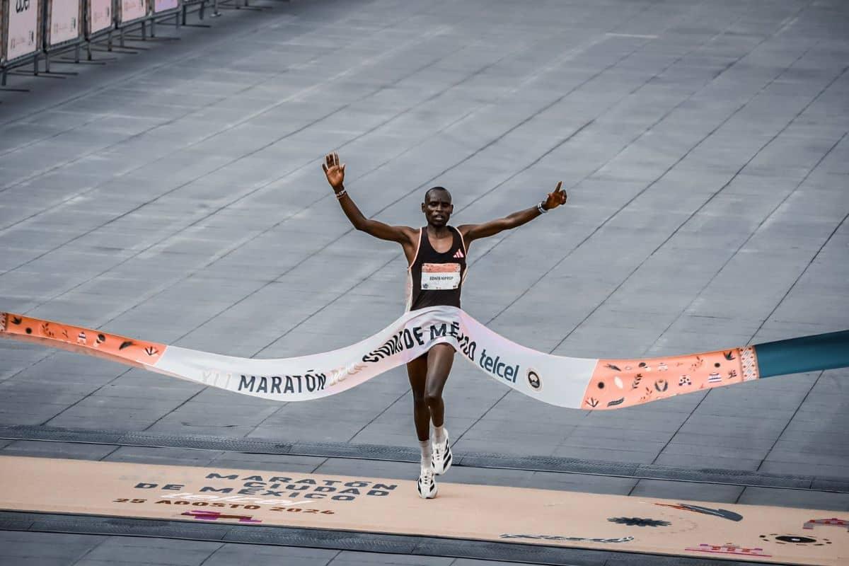 Kenia se lleva el Maratón CDMX 2024 con los triunfos de Edwin Kiptoo y Fancy Chemutai