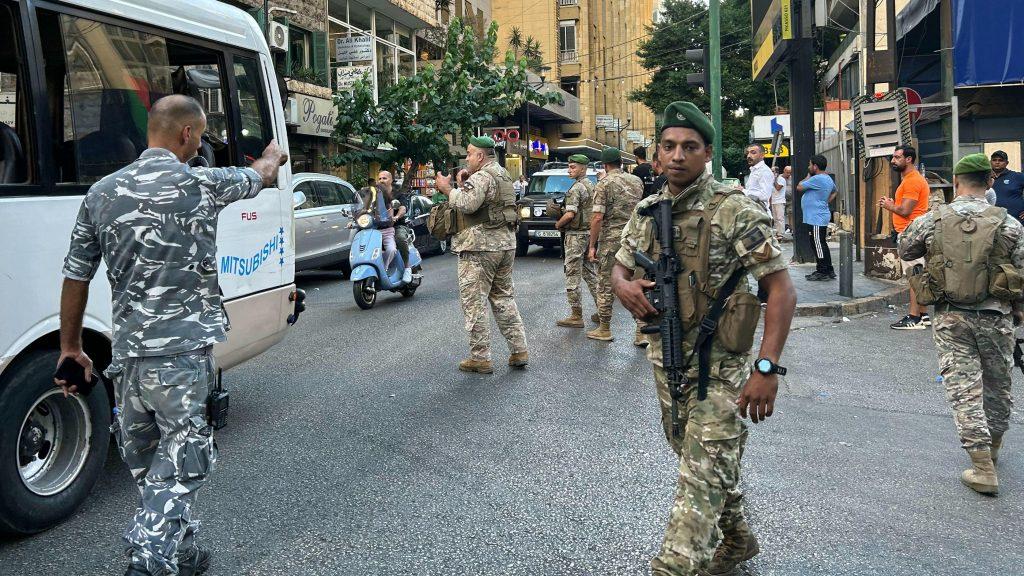 Hezbolá y Líbano culpan a Israel por una explosión de miles de aparatos buscapersonas que deja varios muertos y miles de heridos