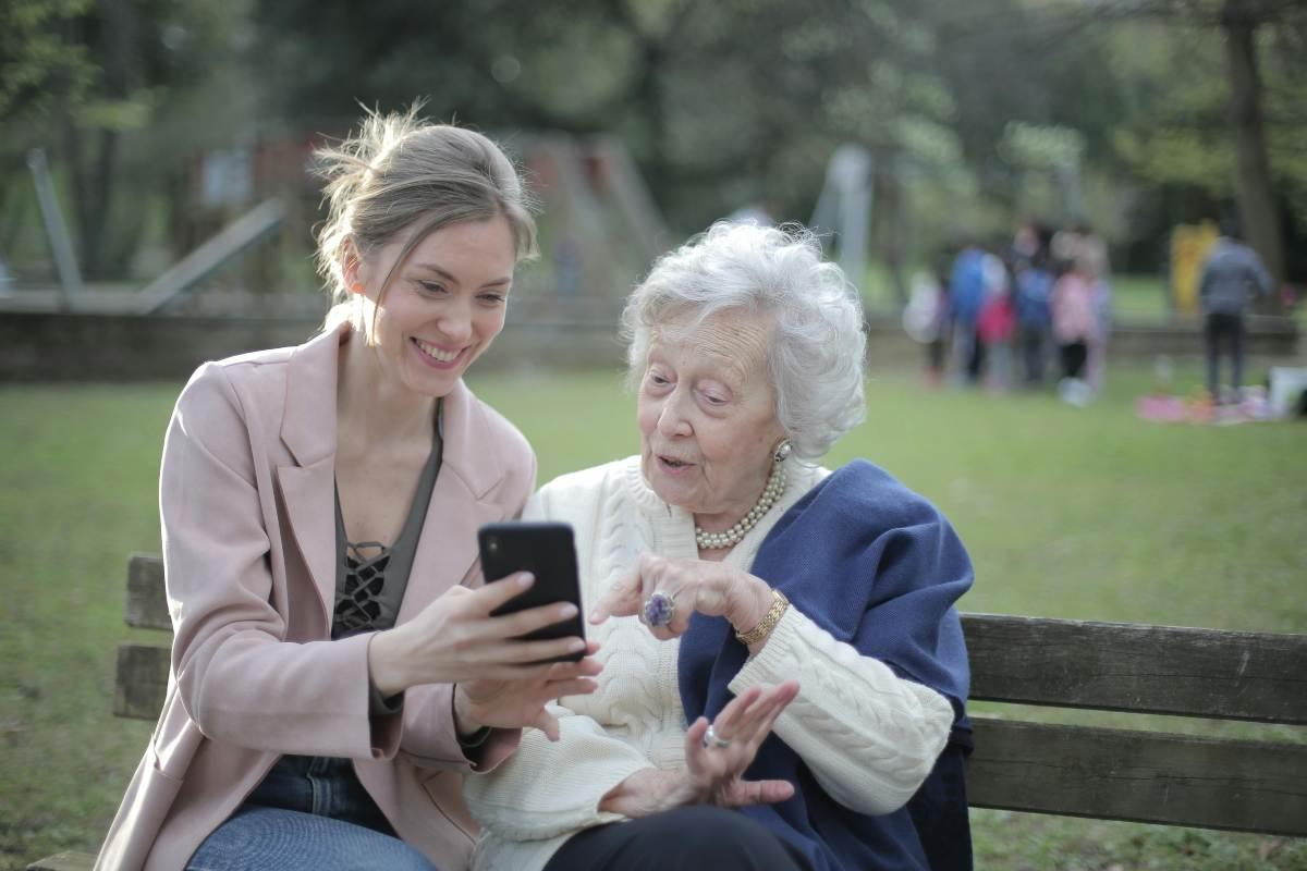 La importancia del cuidador en el Día Mundial del Alzheimer: ¿cómo procurar su bienestar?