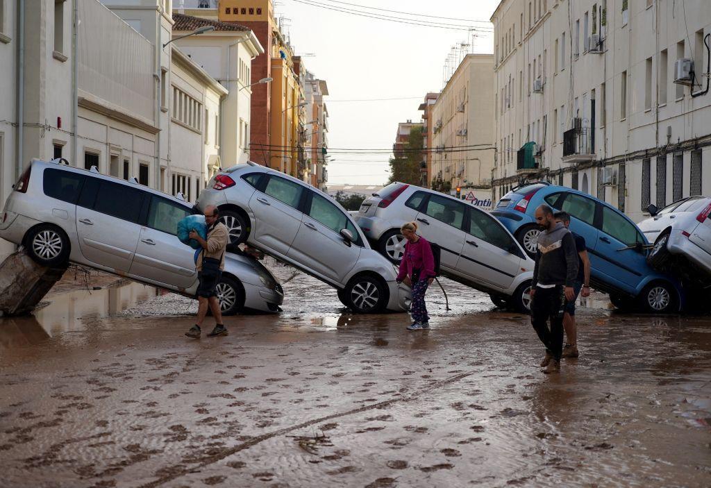 Qué es una DANA, el fenómeno meteorológico que provocó lluvias torrenciales y más de 70 muertos en España