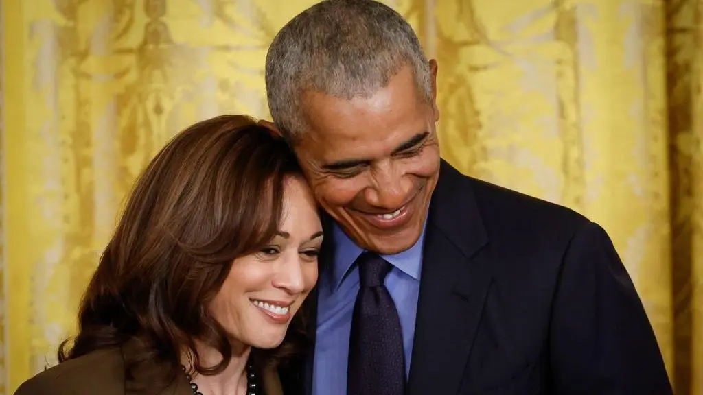 La especial relación entre Barack Obama y Kamala Harris y cómo se han ayudado a potenciar sus carreras políticas