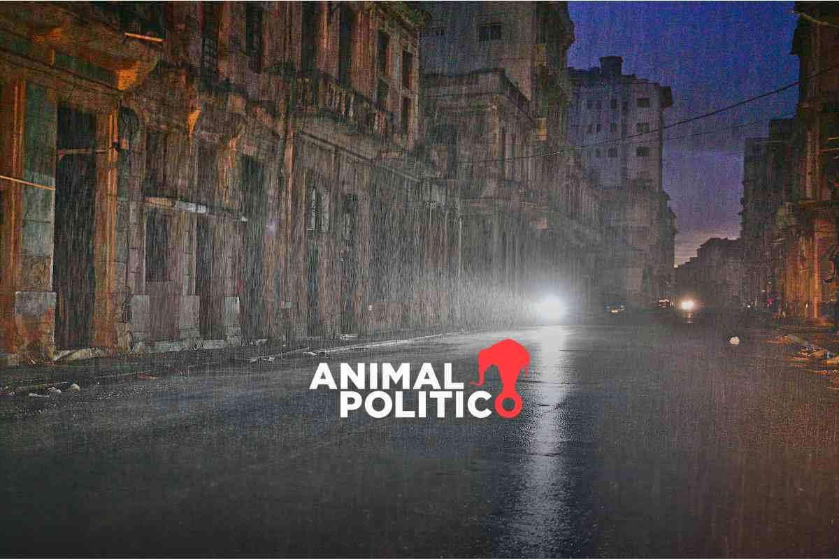 Oscar toca tierra en Cuba como huracán categoría 1 mientras la isla continúa en apagón