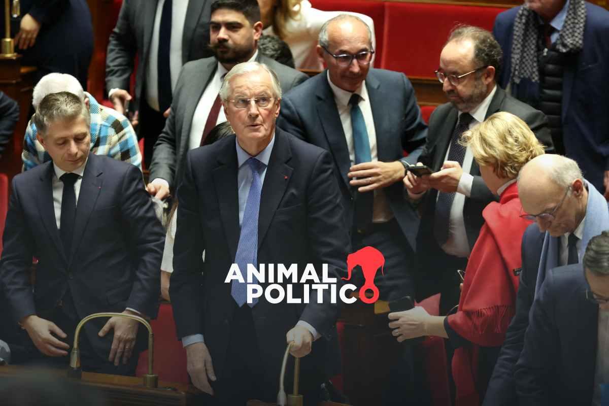 Diputados de Francia destituyen al primer ministro Michel Barnier; piden dimisión del presidente Macron