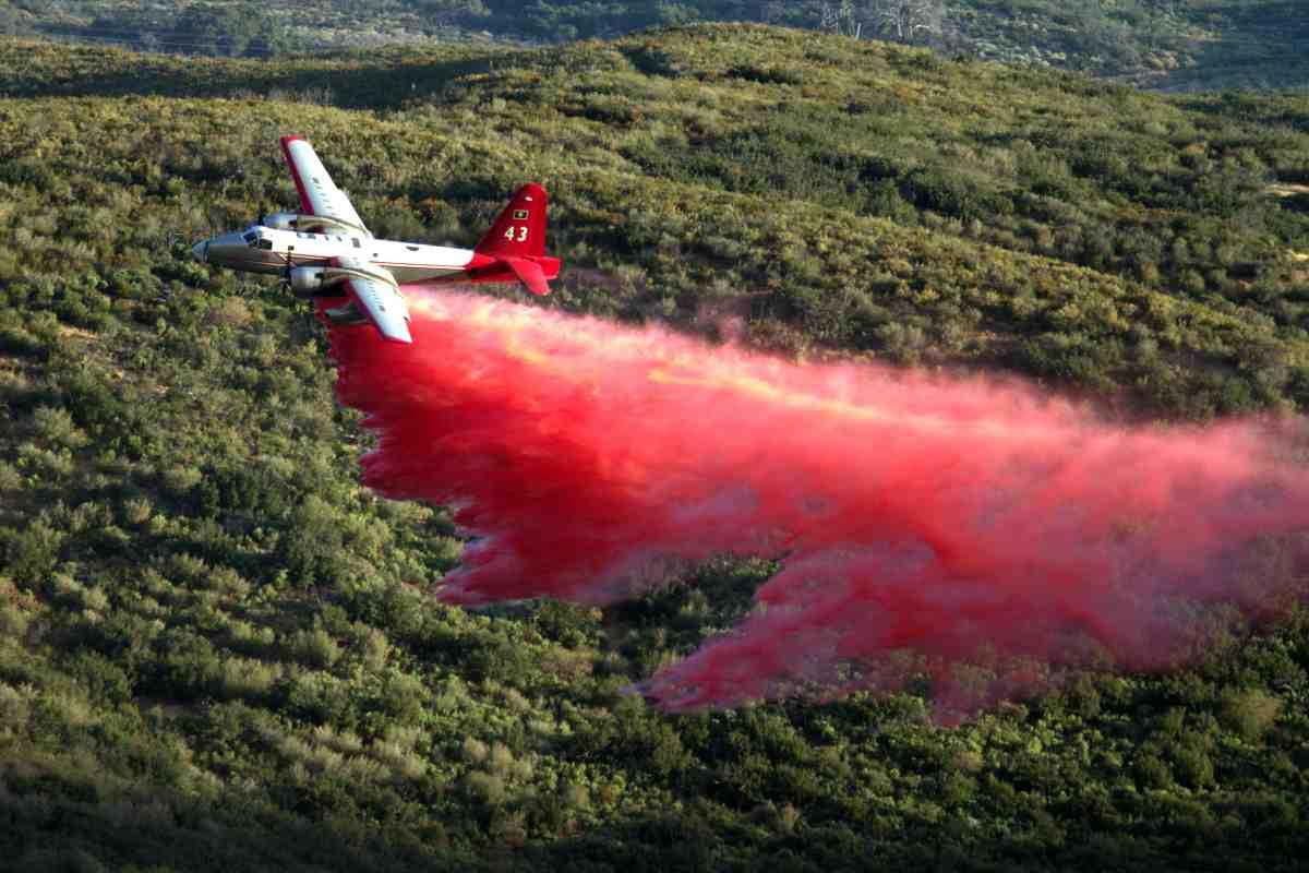 que-es-el-polvo-con-el-que-combaten-incendios-en-california