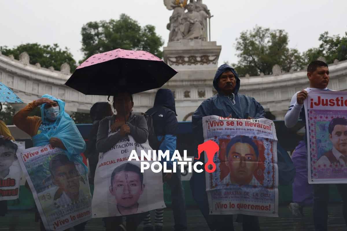 Corte ordena a la FGR difundir una versión pública del expediente del caso Ayotzinapa