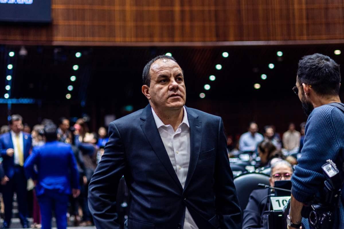 Imagen: Cuauhtémoc Blanco explota y noquea al portero de Chivas en juego de Leyendas