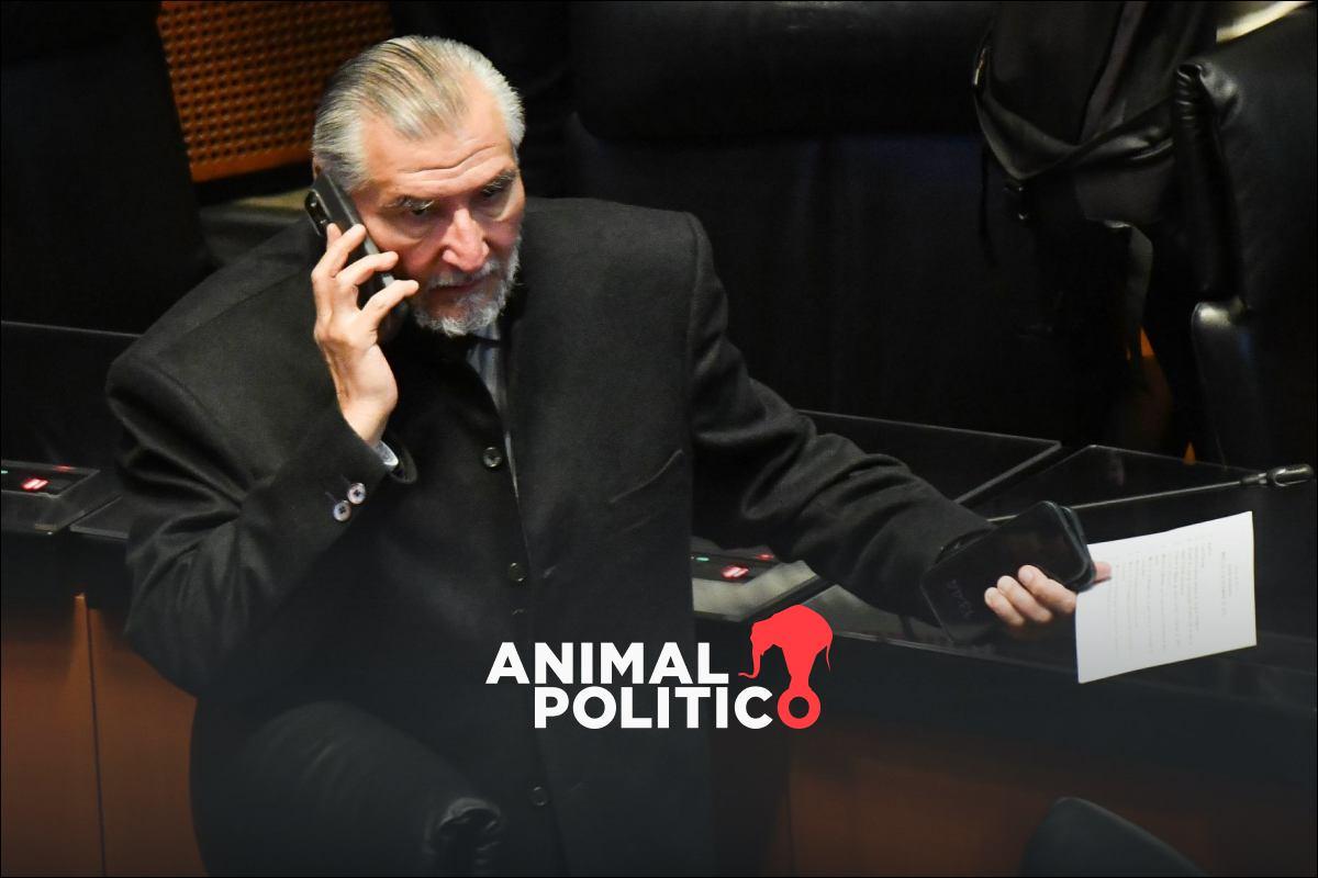 Adán Augusto dice que pagará con sus ahorros los miles de libros de AMLO que regaló; oposición exige que aclare origen de recursos