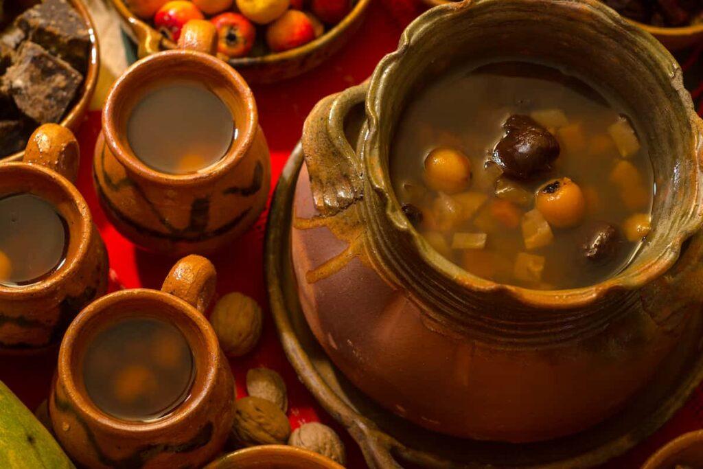 ¡Con piquete, tradicional y hasta de huevo! Lánzate a descubrir más de 20 sabores en la Feria del Ponche 2025