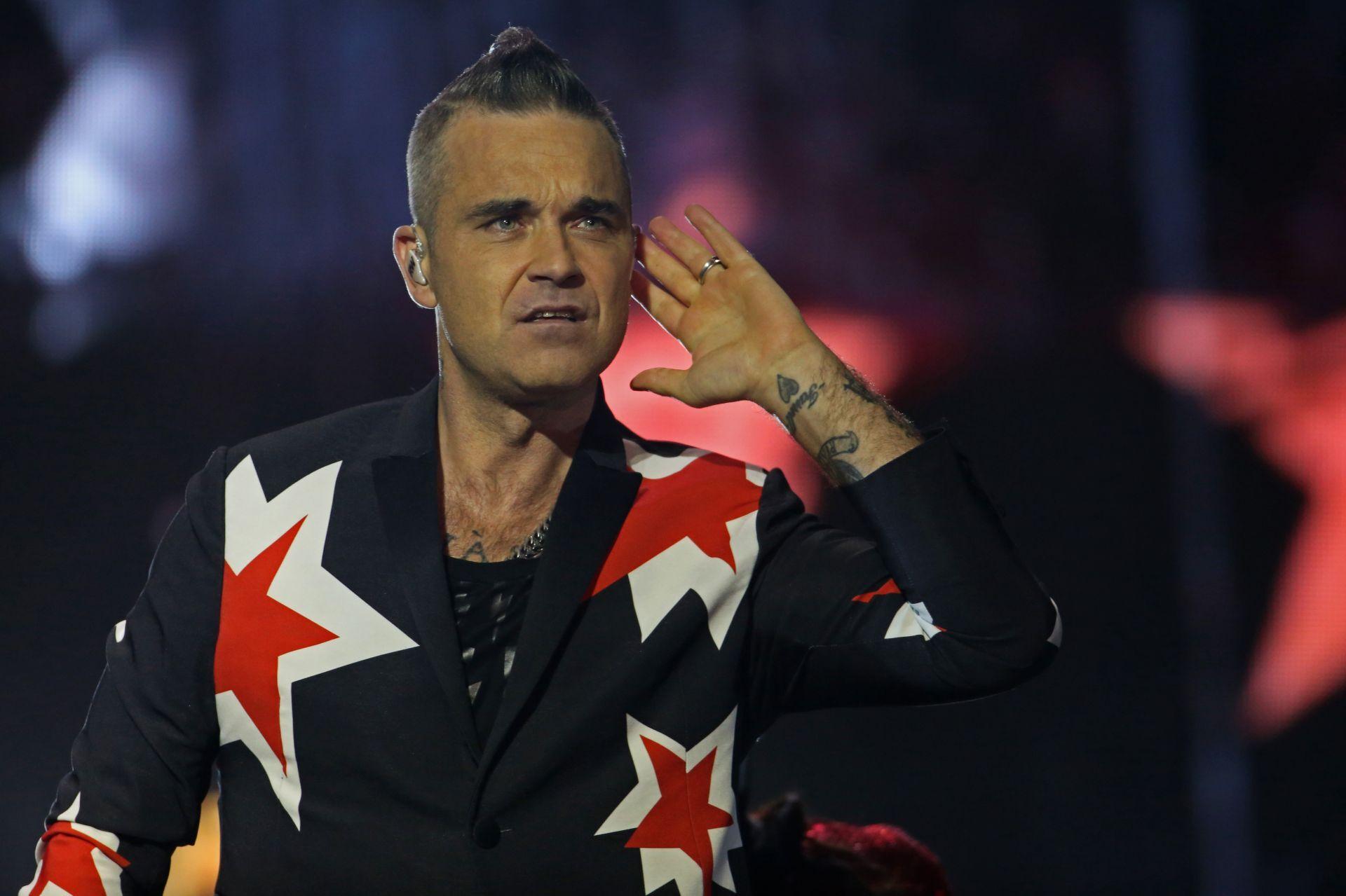 “Eres una ‘nepobaby’, todo saldrá bien”, Robbie Williams le augura éxito a su hija