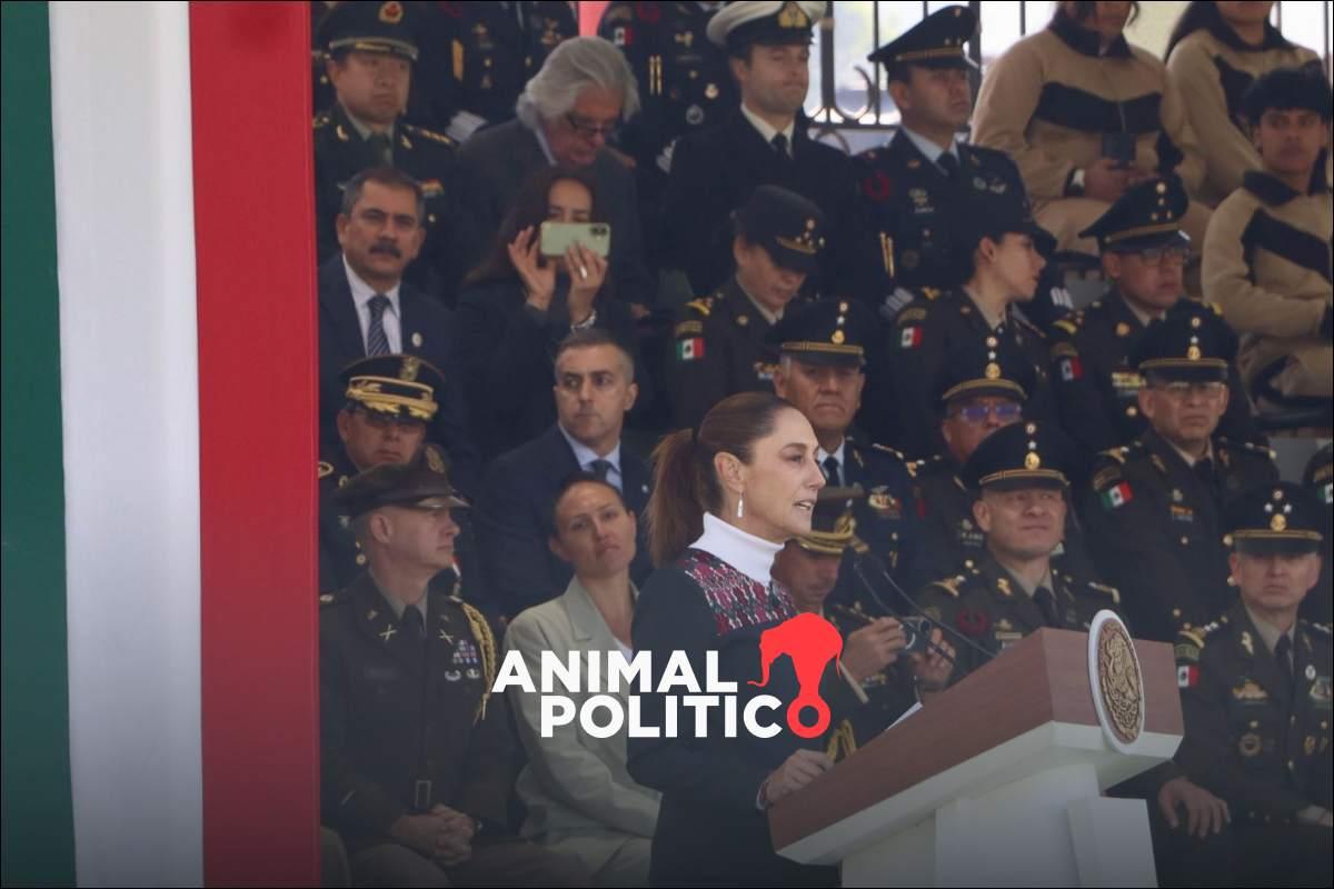 “Somos un pueblo que jamás se ha arrodillado”, afirma Sheinbaum durante la conmemoración del Día de la Bandera
