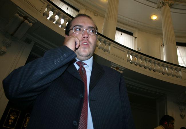 Acusan de extorsión por 1.6 mdp a delegado de Coyoacán