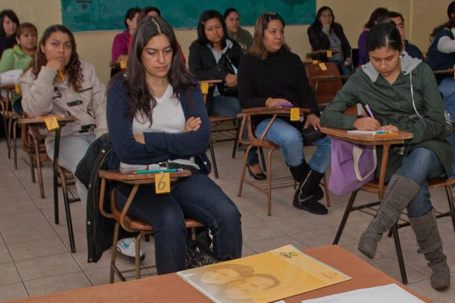 En México hay 978 mil maestros y otros 39 mil con goce de sueldo “que nadie sabe en dónde están”