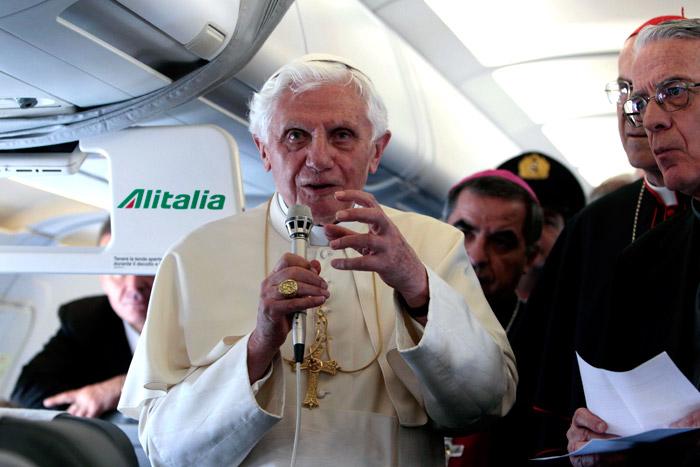 El Papa denuncia a mafia “inhumana” que azota al sur de Italia