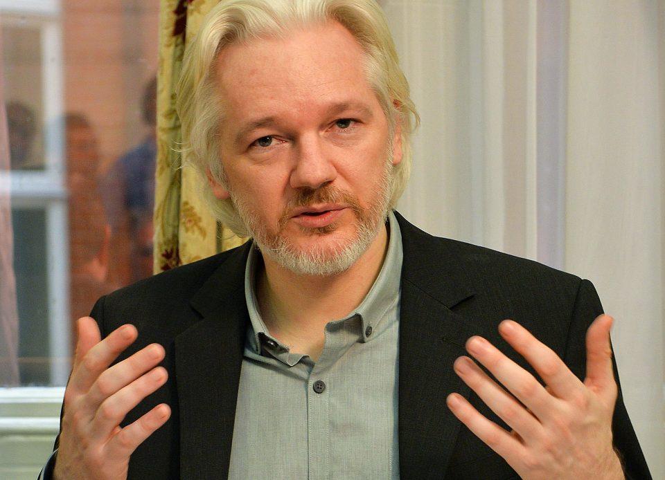 Justicia británica emite orden para extraditar a Julian Assange a EU