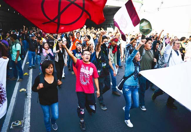 Mancera y PRD preparan foro abierto para debatir la regularización de marchas