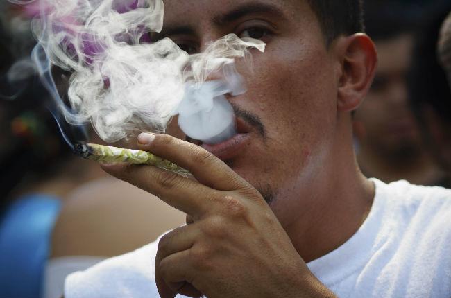 Gobierno de EU debe derogar prohibición de la mariguana: <i>NYT</i>