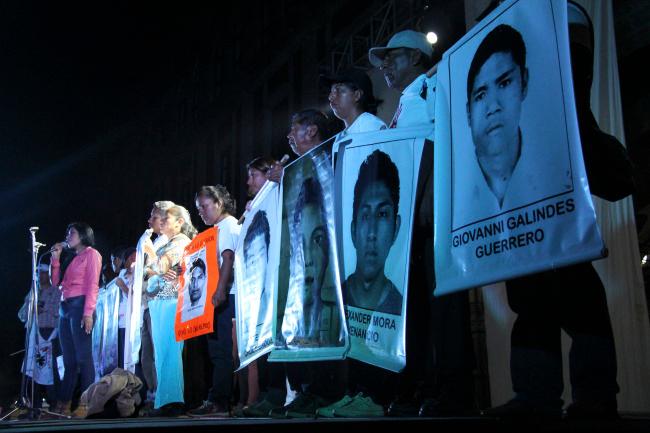 Padres de Ayotzinapa viajan a Ginebra para exponer su caso y exigir justicia ante la ONU