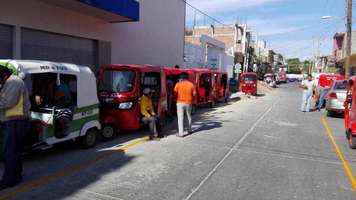 Los periquitos, el medio de transporte que mantiene a Juchitán en movimiento tras el sismo