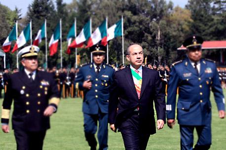 Calderón incumple promesa de aumento a las pensiones de militares