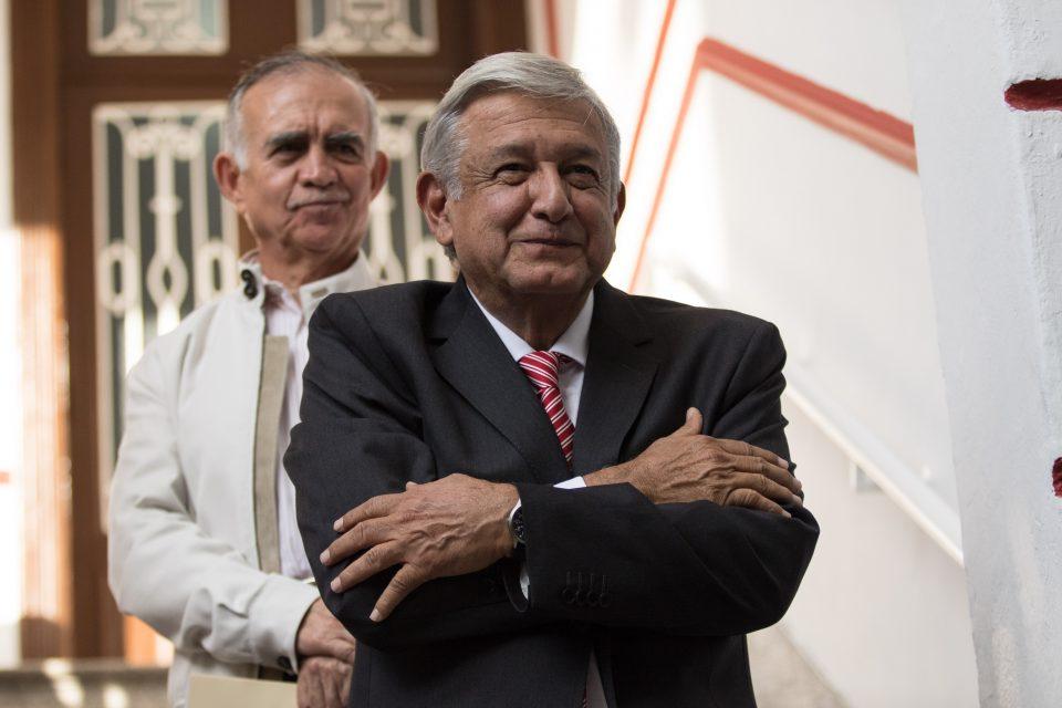 Propuestas de AMLO: corrupción y salarios las más aceptadas; amnistía, la que más divide, según Reforma