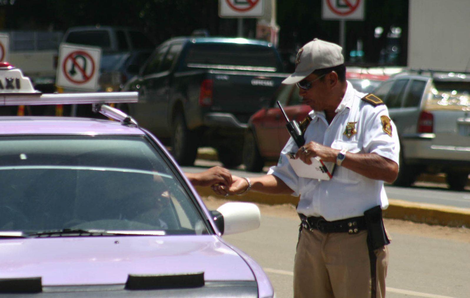 ¿Es corrupción dar mordida o robar la luz? No para los mexicanos