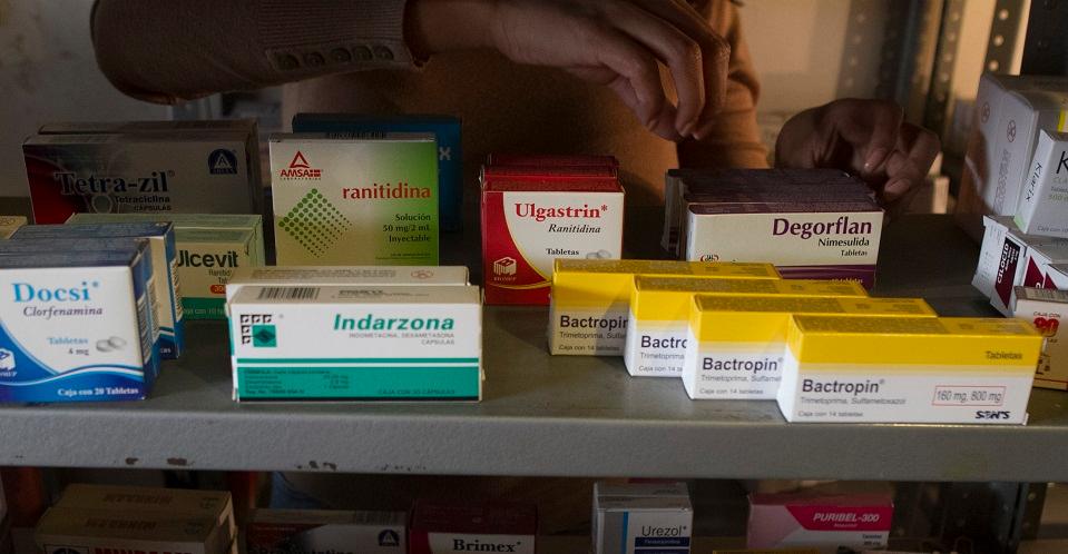Proceso de licitación de medicamentos continúa entre retrasos, dudas y reclamos