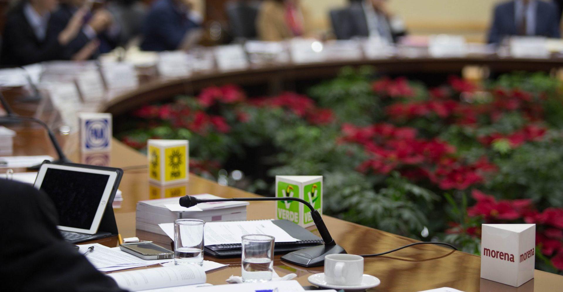 En un año, partidos perdieron 70% de afiliados, el PRI y PRD los más afectados: INE