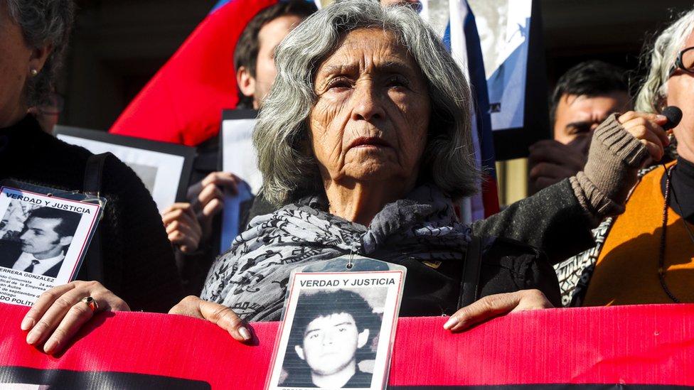 Chile: el polémico comentario sobre el Museo de la Memoria por el que tuvo que dimitir el ministro de Cultura Mauricio Rojas