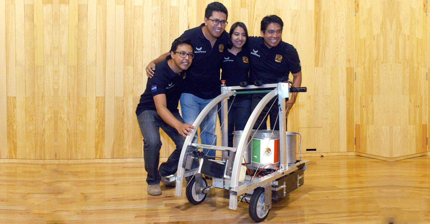 La NASA premia a estudiantes de la UNAM que construyeron robot para explorar Marte