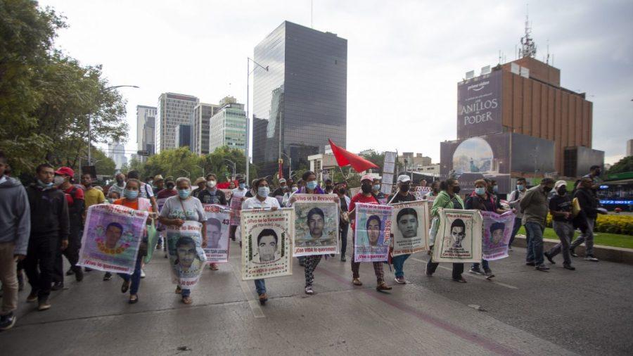 Estas son las alternativas viales en la CDMX por marcha del aniversario de Ayotzinapa