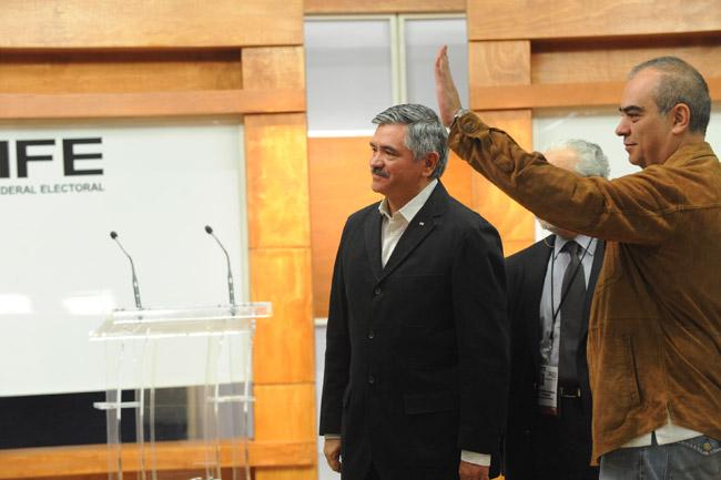 Productor del debate labora para TV Azteca