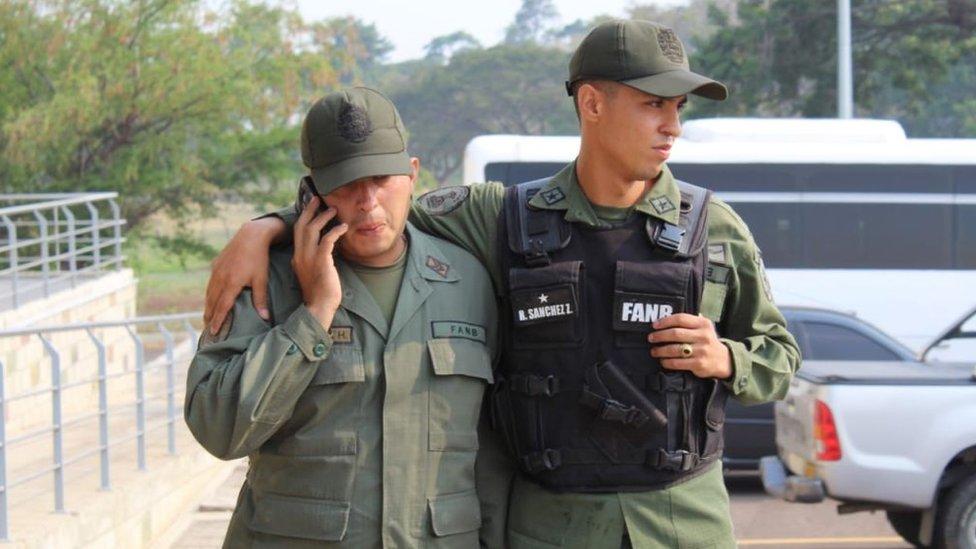 Más de 60 militares y miembros de los cuerpos de seguridad de Venezuela buscan refugio en Colombia