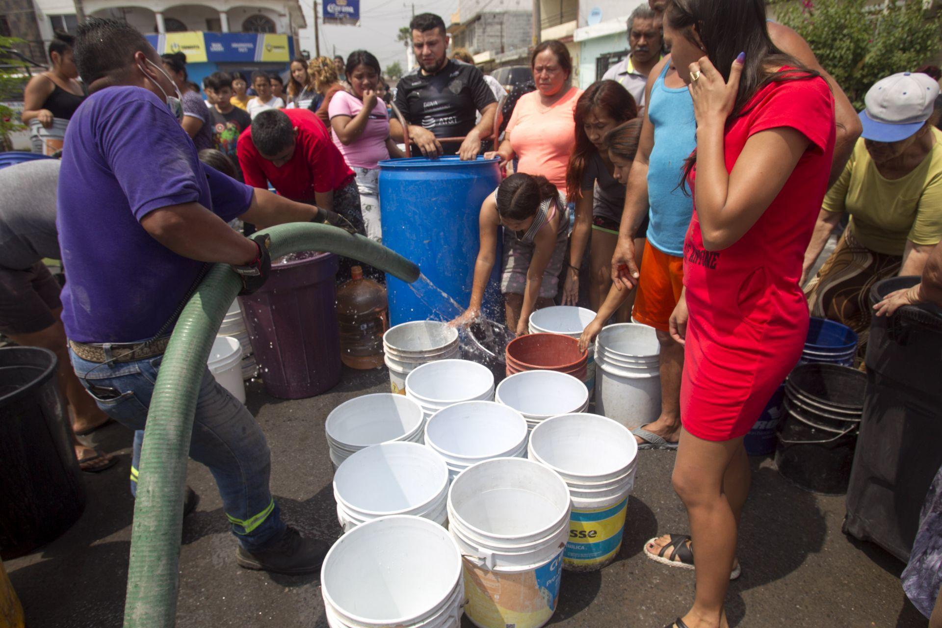 Ante crisis en Nuevo León, AMLO lanza plan para garantizar abasto de agua durante 10 años