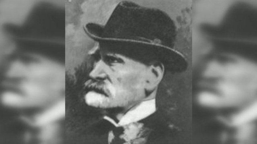Quién fue Ebenezer Cobb Morley, el abogado victoriano homenajeado por el Doodle de Google (y por qué fue crucial para el fútbol)