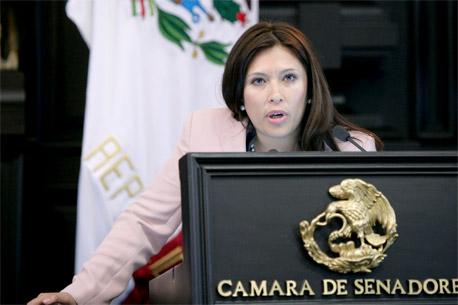 Senadora Corichi denuncia ante la PGR intervención de llamada