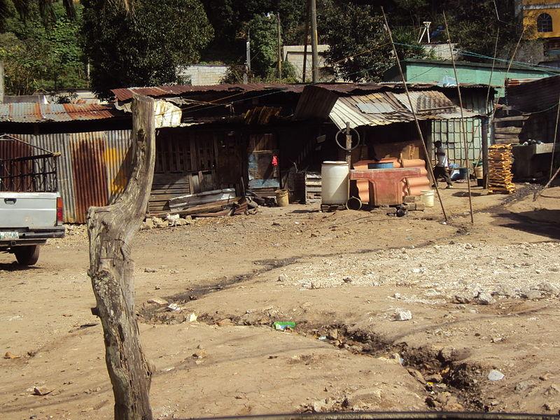 #SemáforoEconómico: hay 52 millones 425 mil personas en situación de pobreza