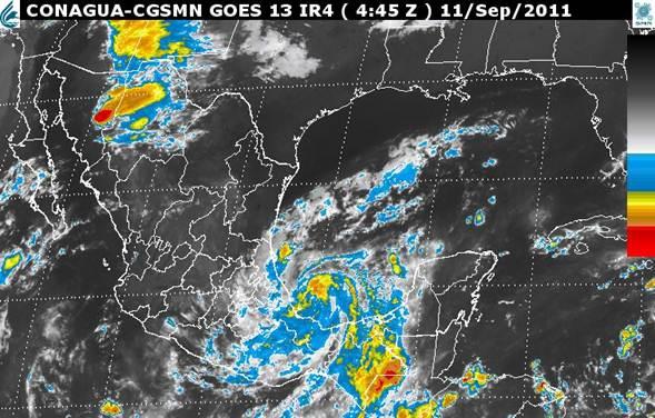 Tormenta tropical “Nate” toca tierra en Veracruz