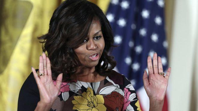 Simio en tacones: la publicación en Facebook sobre Michelle Obama que causó indignación
